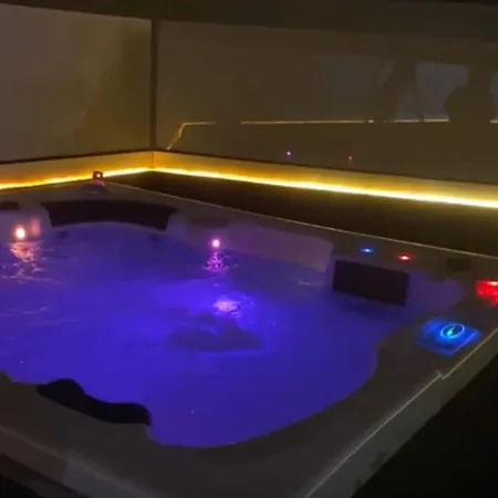 Penthouse Con Gran Terraza Y Jacuzzi Apartman *